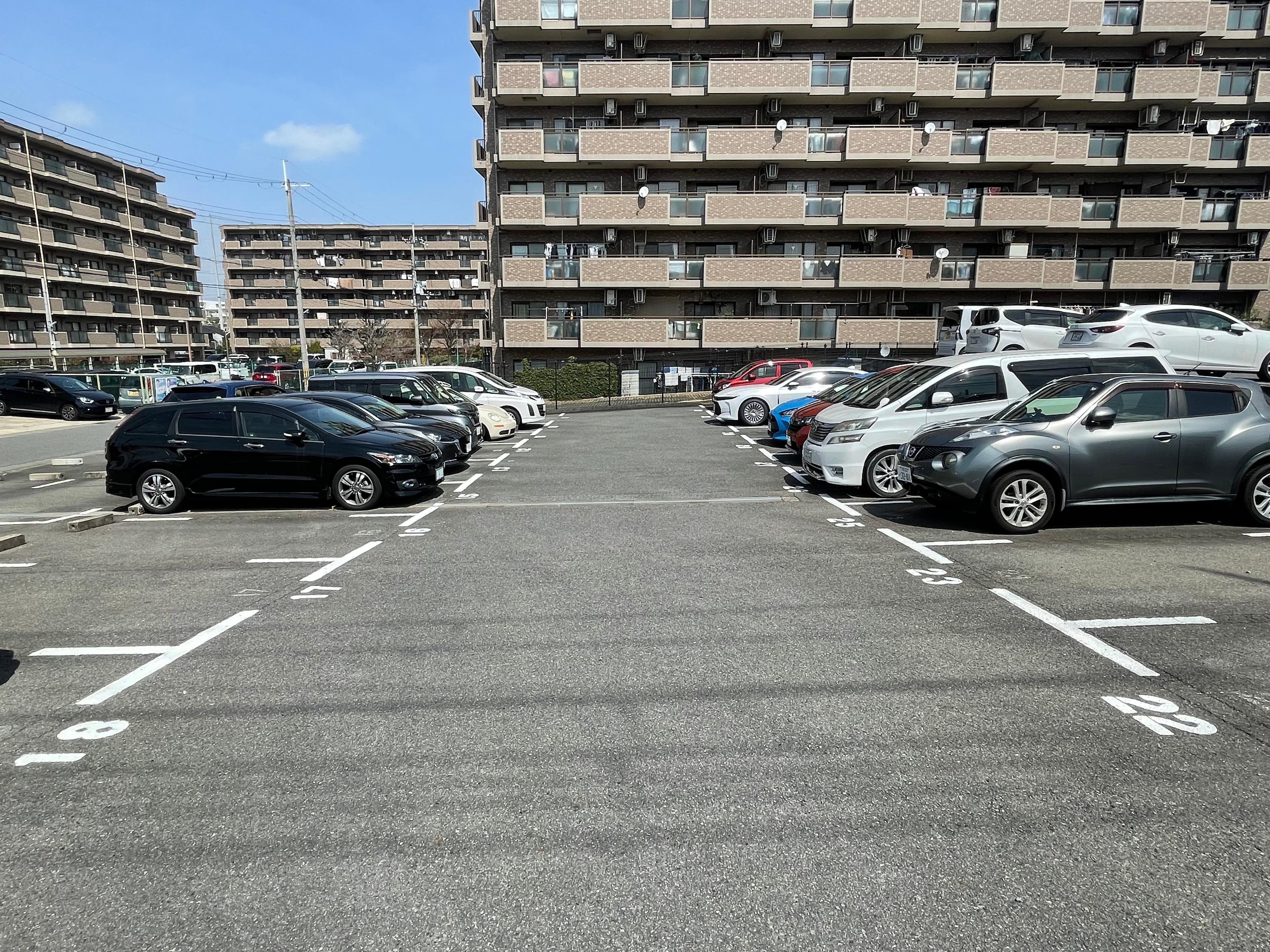 只川ガレージ1の外観・駐車場イメージ2枚目