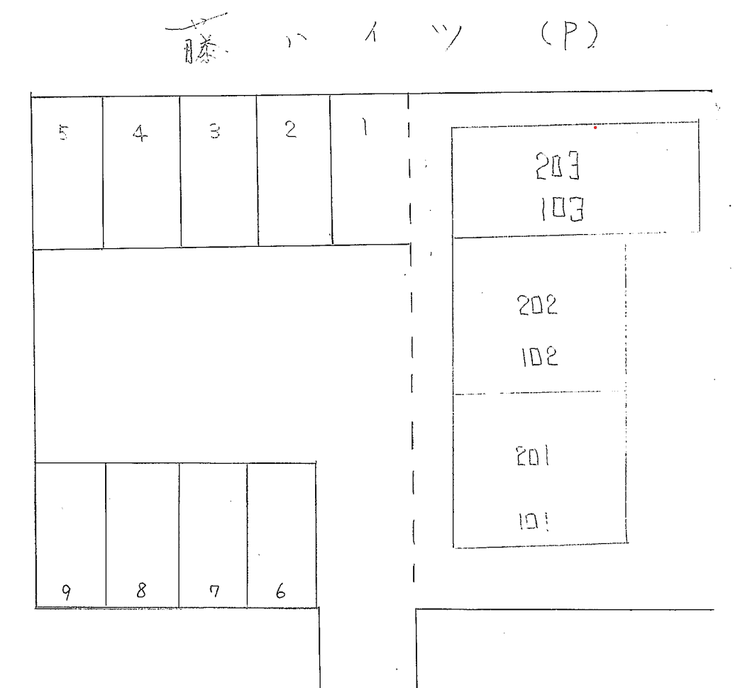 藤ハイツ（鈴木）の駐車配置図