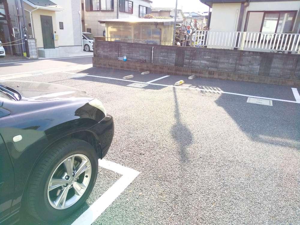 ヴァンフルール(55003)の外観・駐車場イメージ1枚目