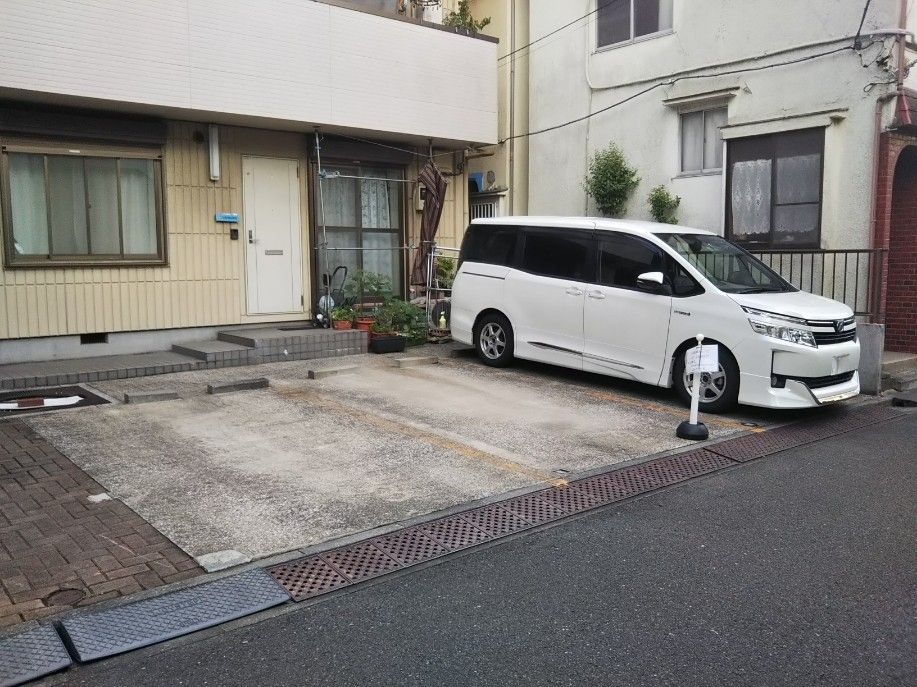 ファミリーハウスハスヌマ駐車場の外観・駐車場イメージ1枚目