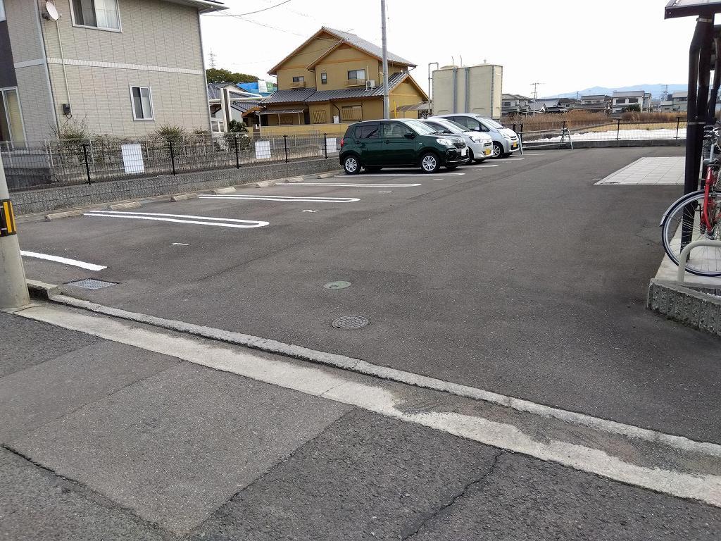 クレイノメイプルハイム(55891)の外観・駐車場イメージ1枚目