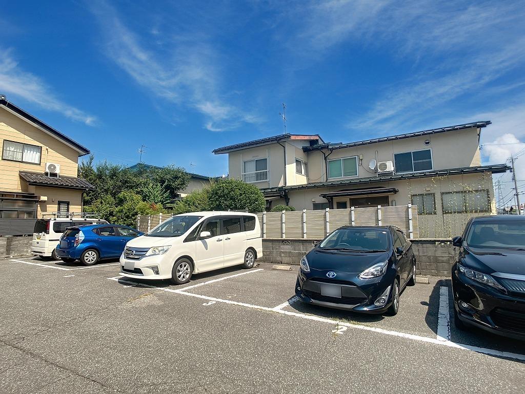わたなべ（三十苅）パーキングの外観・駐車場イメージ1枚目