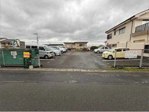 ｵｰﾄ･ｽｸｳｪｱｰ玉里団地Ⅲの外観・駐車場イメージ1枚目