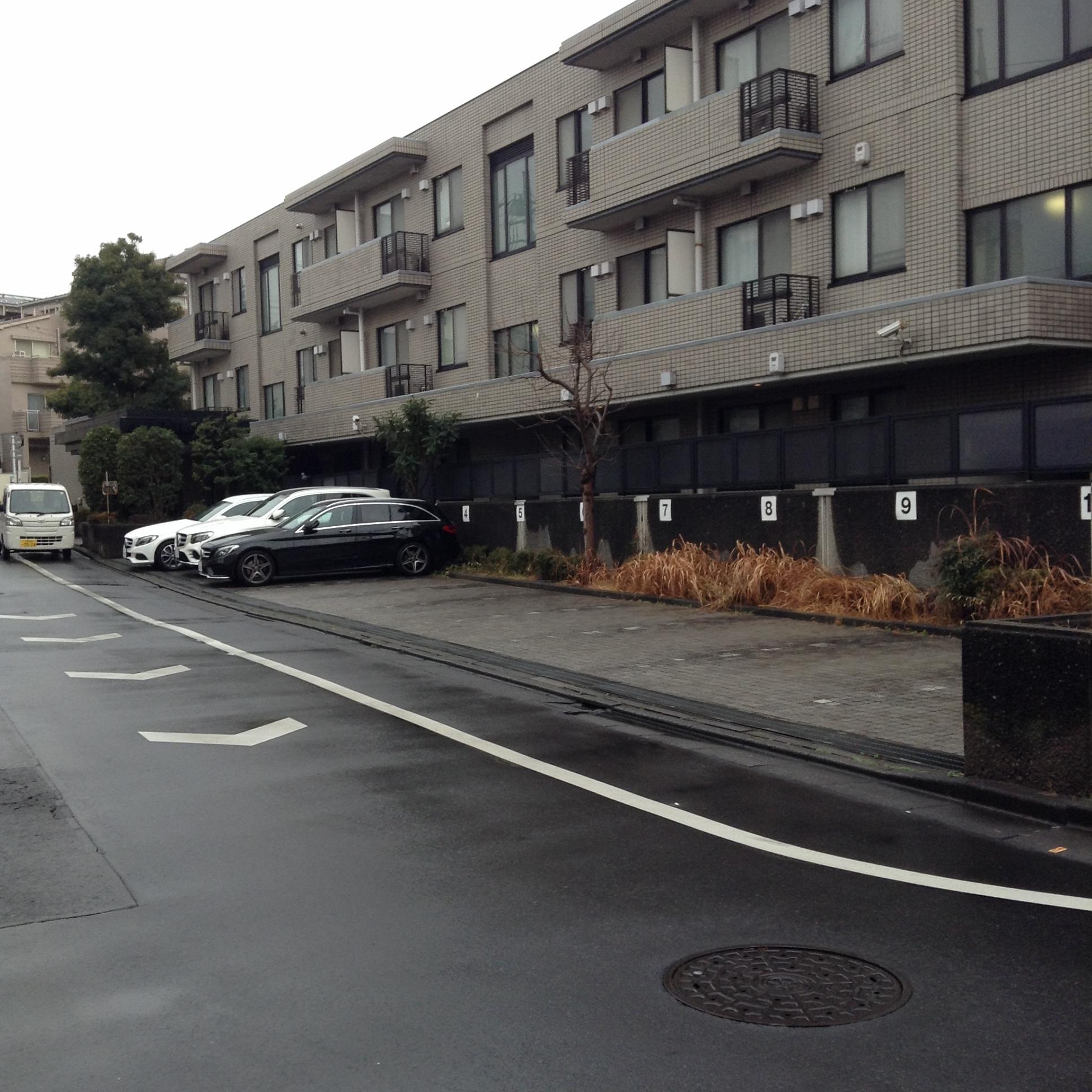 エトワール下馬の外観・駐車場イメージ1枚目