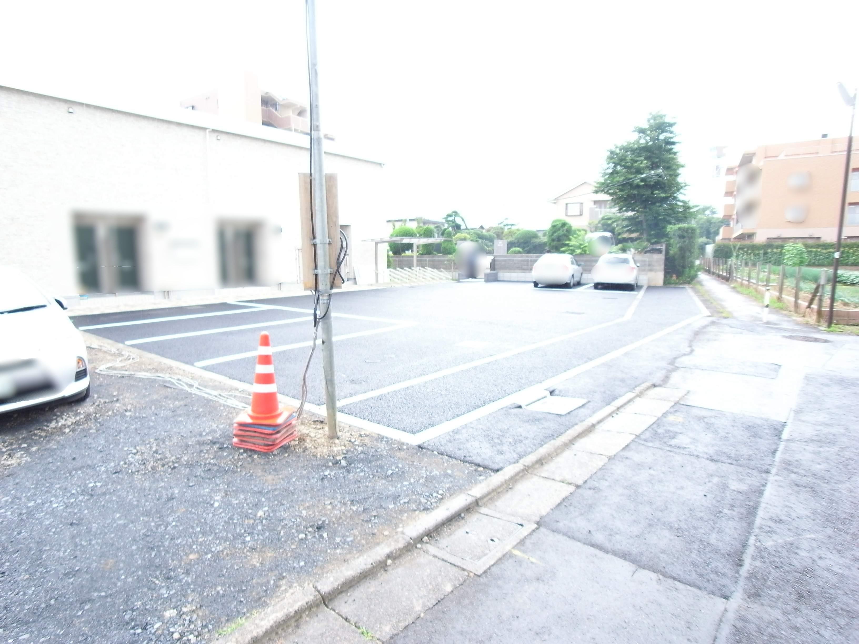 リブリ・府中是政の外観・駐車場イメージ2枚目