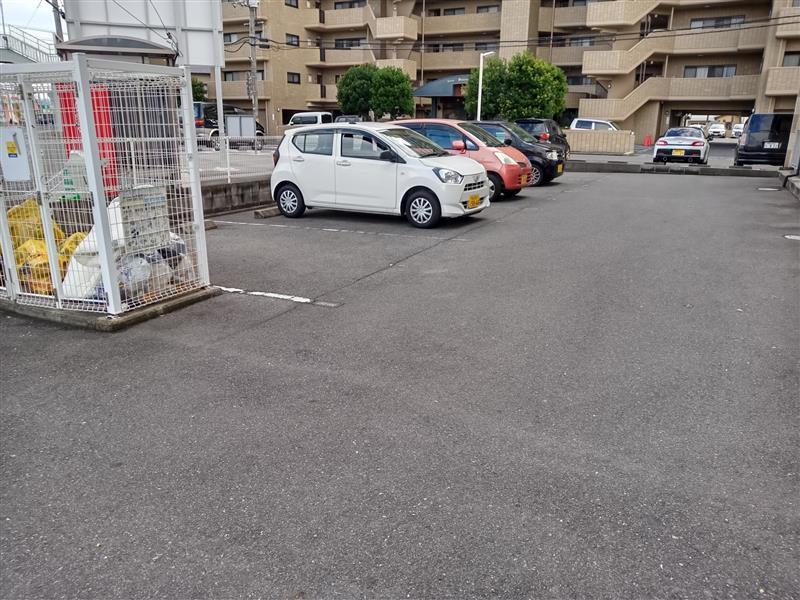 ホワイトテリア(24237)の外観・駐車場イメージ2枚目