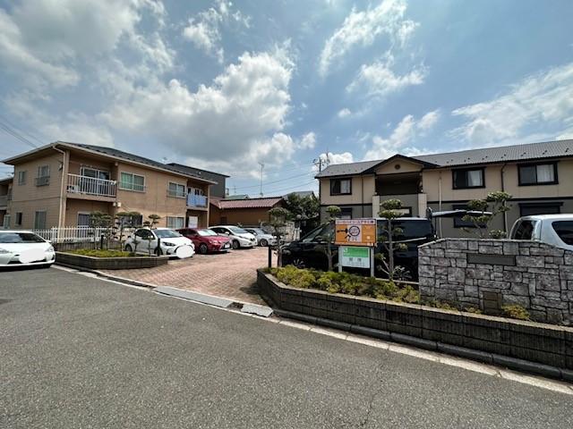 ユーロハイツユアサＢ・Ｃ駐車場の外観・駐車場イメージ2枚目