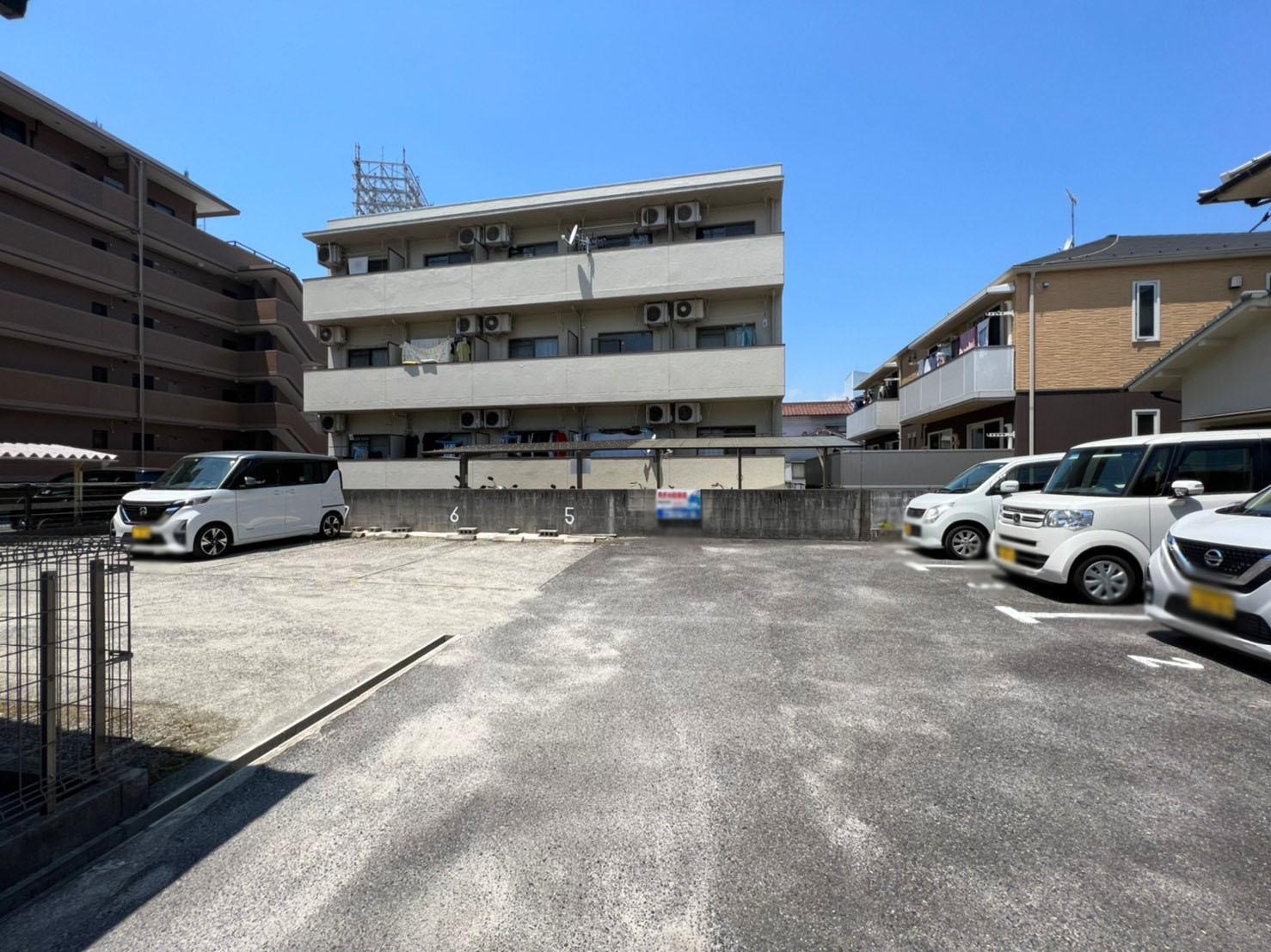 栗田ガレージの外観・駐車場イメージ2枚目