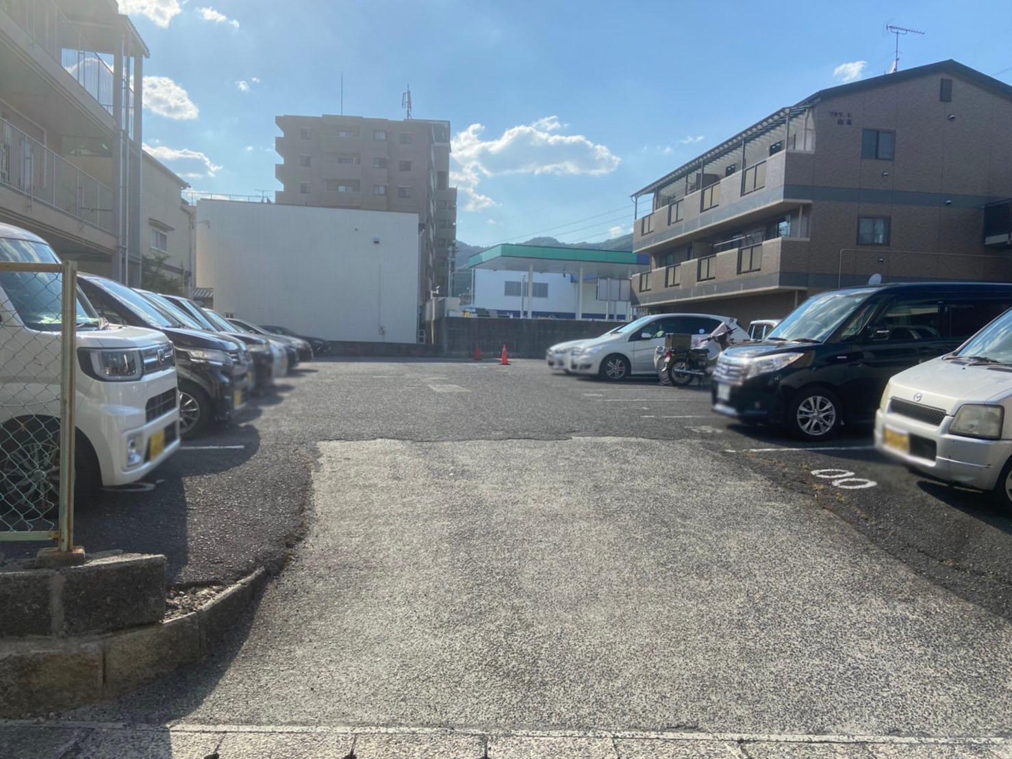 岡野ガレージの外観・駐車場イメージ3枚目