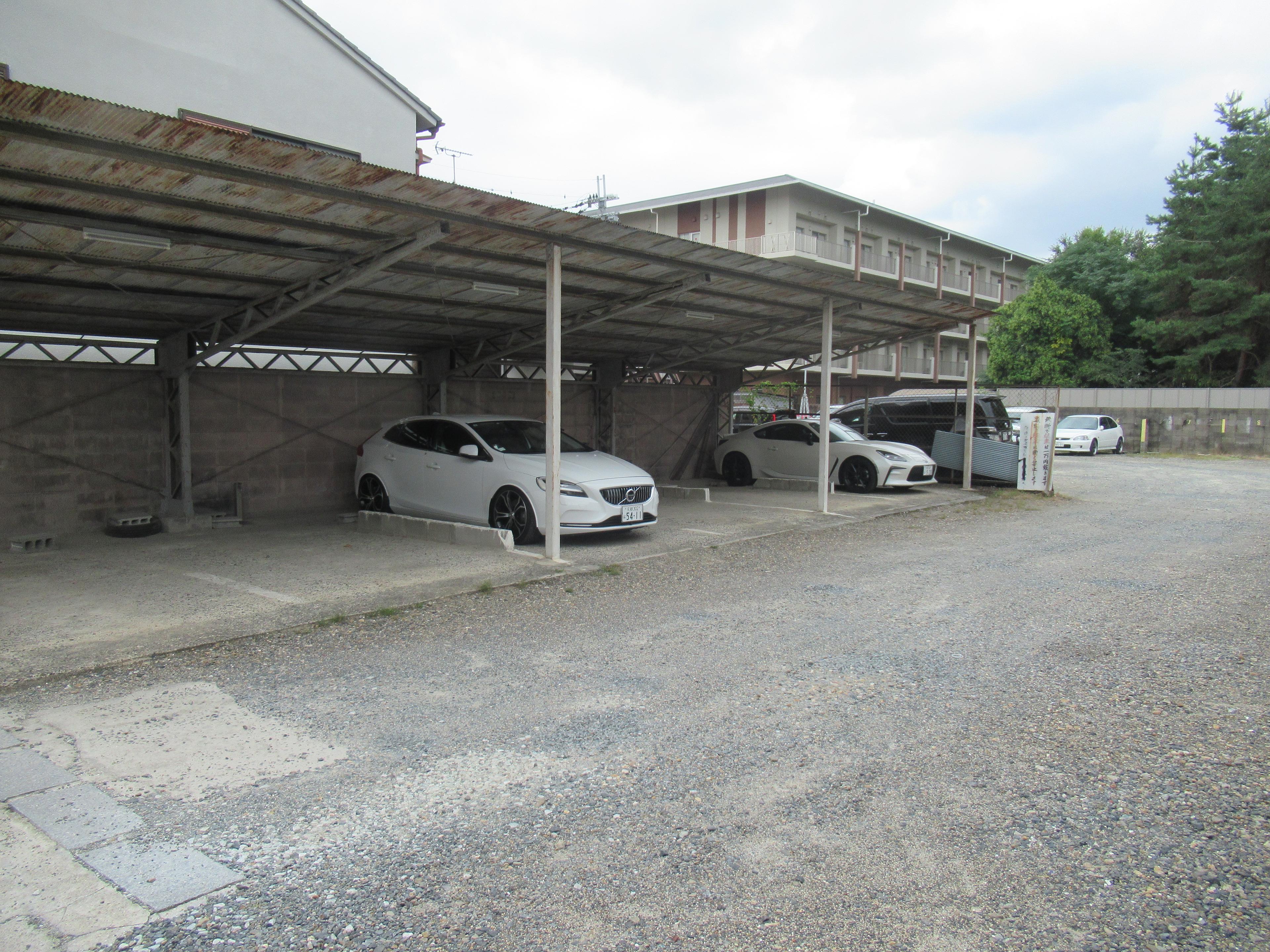 野村ガレージの外観・駐車場イメージ2枚目