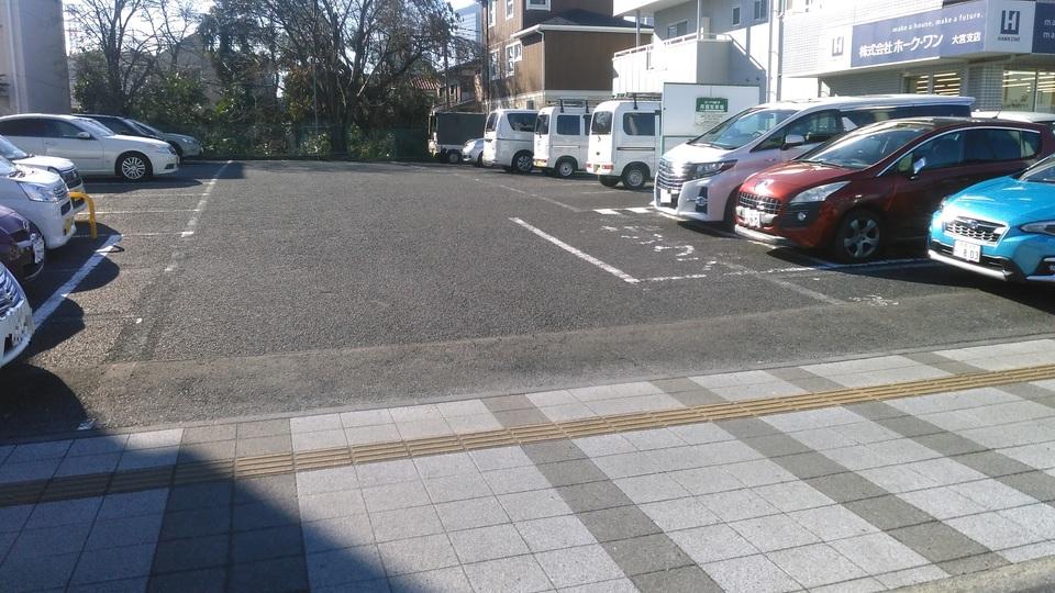 吉敷町３丁目の外観・駐車場イメージ1枚目