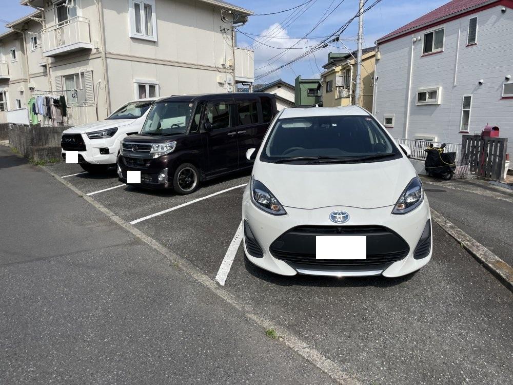 ウエストタウンの外観・駐車場イメージ3枚目