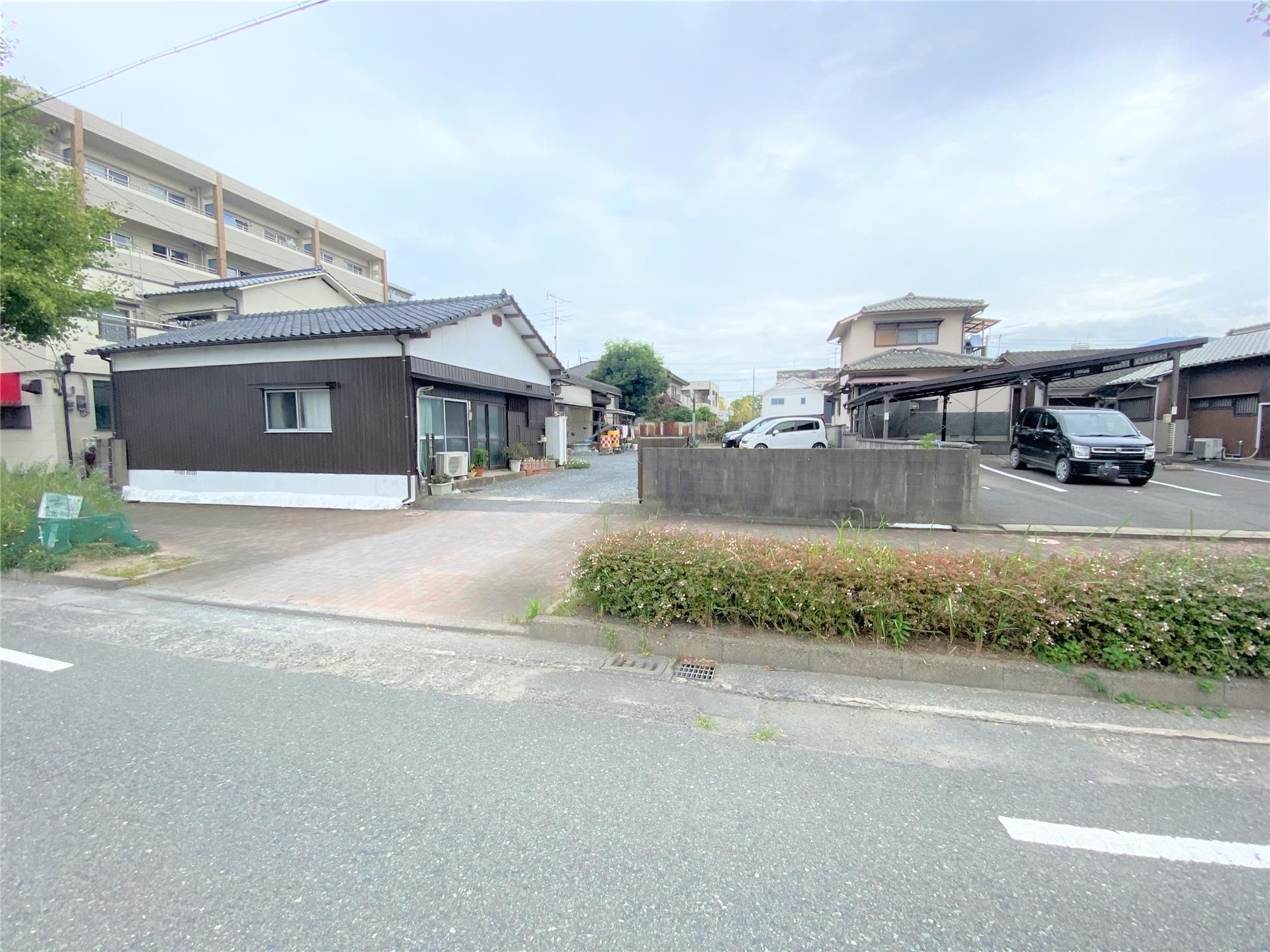 穴生4丁目平川パーキングの外観・駐車場イメージ3枚目