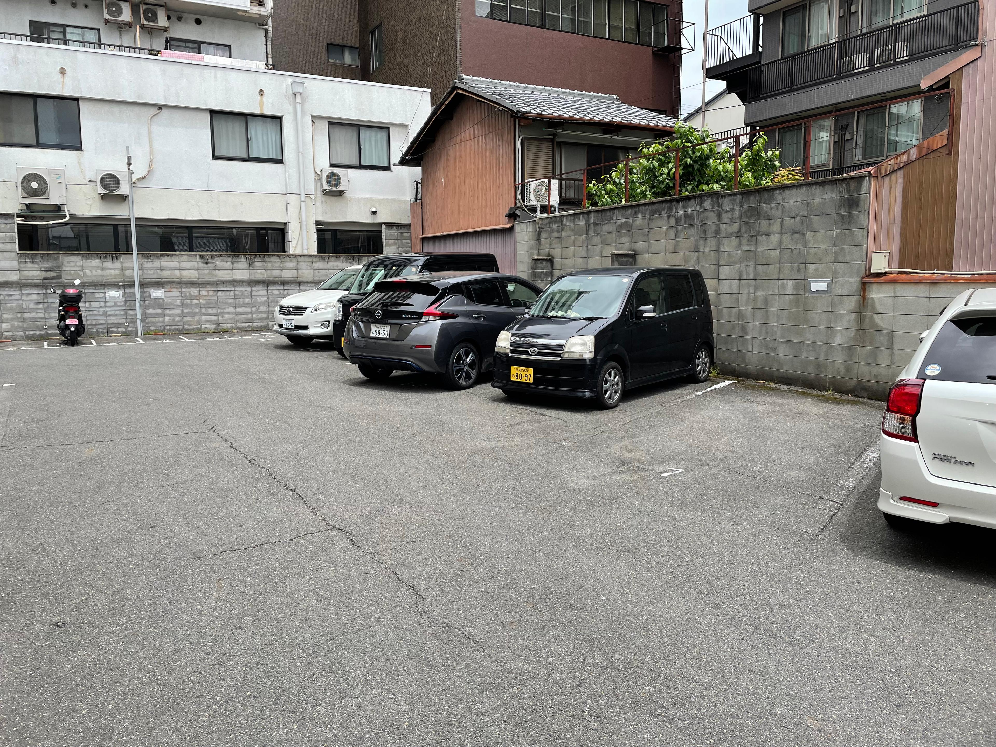 横大宮町ガレージの外観・駐車場イメージ2枚目