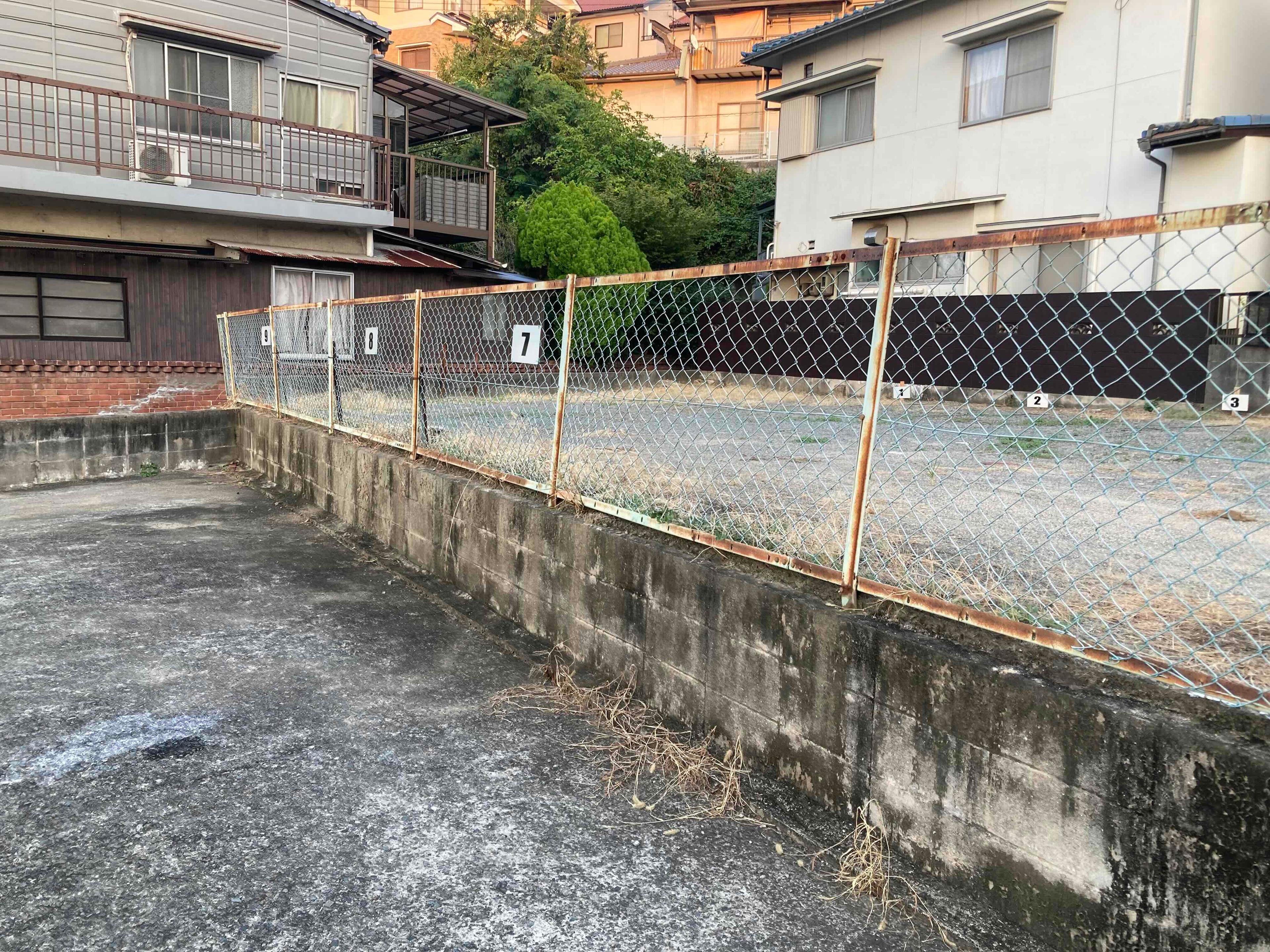 髙橋ガレージ（宮原３丁目　宮原高校前）の外観・駐車場イメージ2枚目