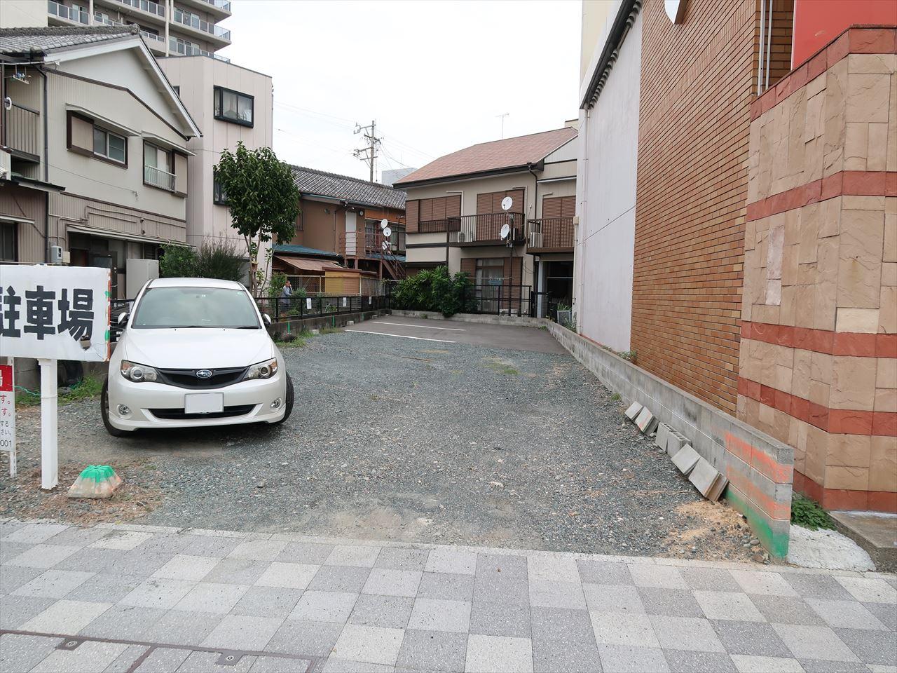 北寺島町211番20の外観・駐車場イメージ1枚目