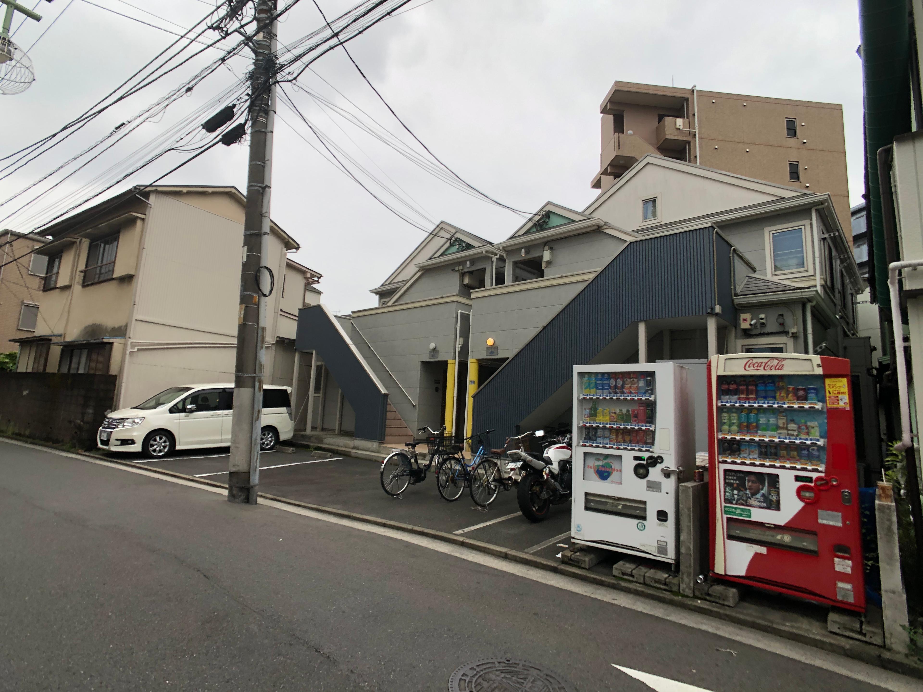 ブックストーリー駐車場の外観・駐車場イメージ1枚目