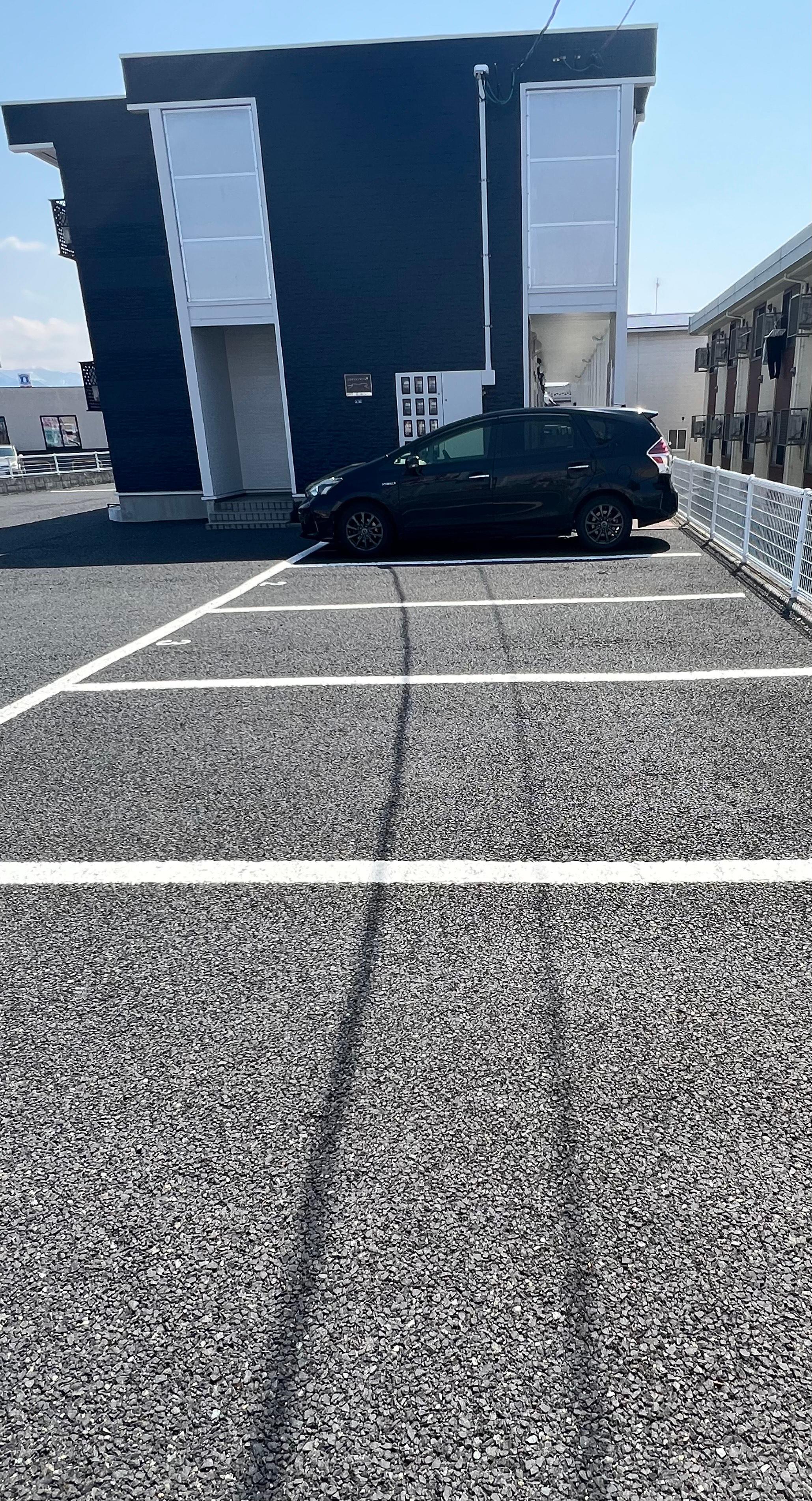 アポロン(30013)の外観・駐車場イメージ1枚目