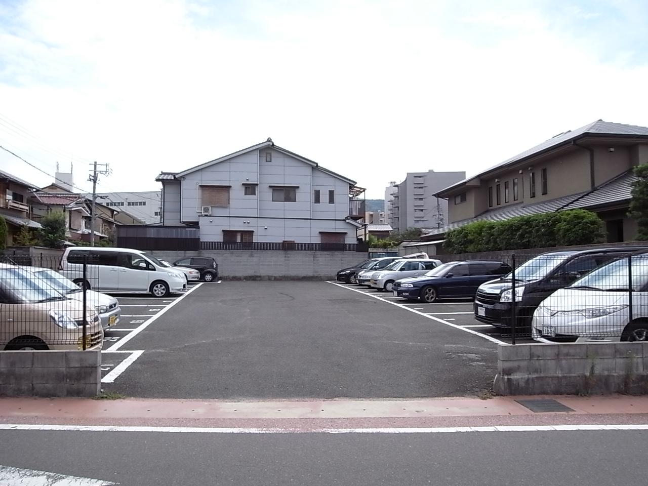大手先ガレージの外観・駐車場イメージ1枚目