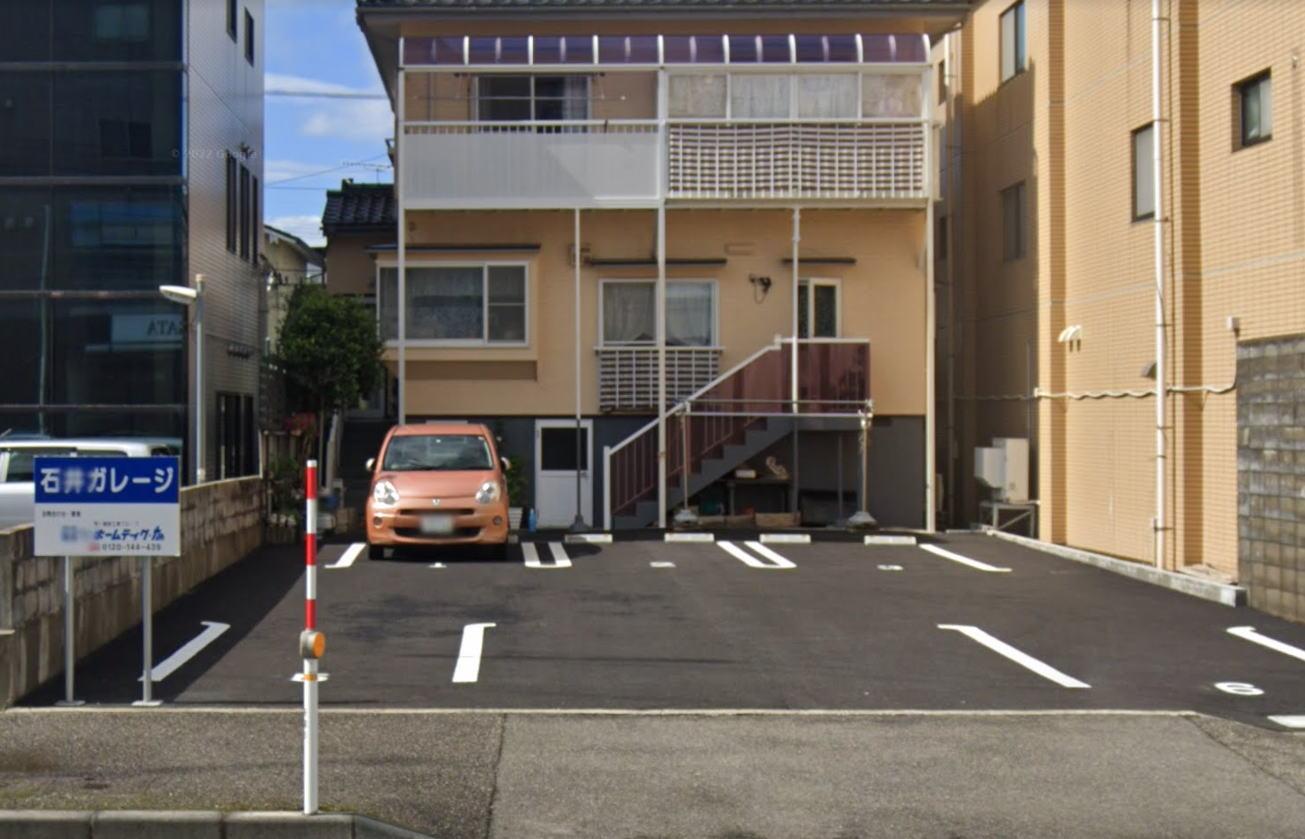 石井ガレージの外観・駐車場イメージ1枚目