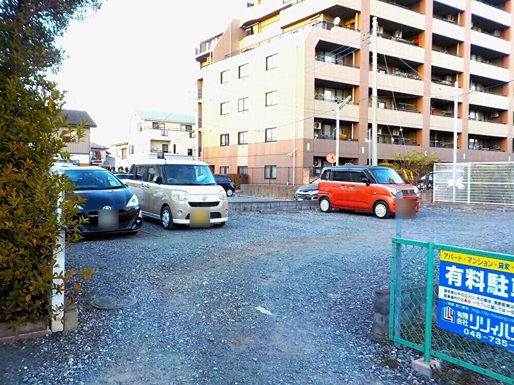 秋山駐車場の外観・駐車場イメージ1枚目
