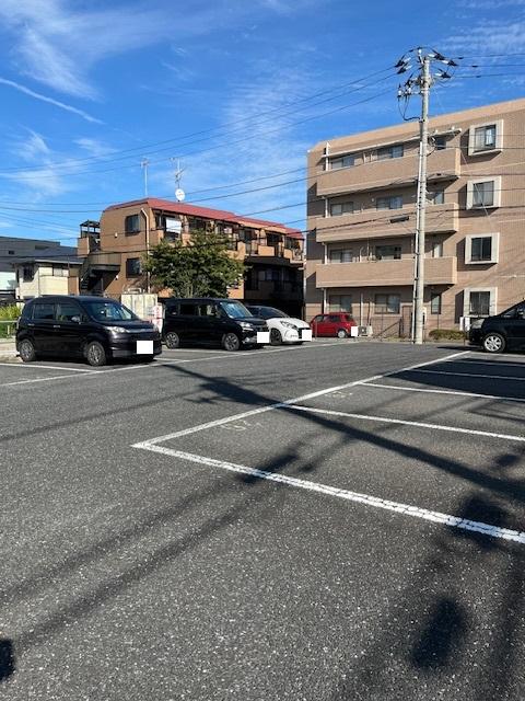 向小金4280351駐車場の外観・駐車場イメージ2枚目