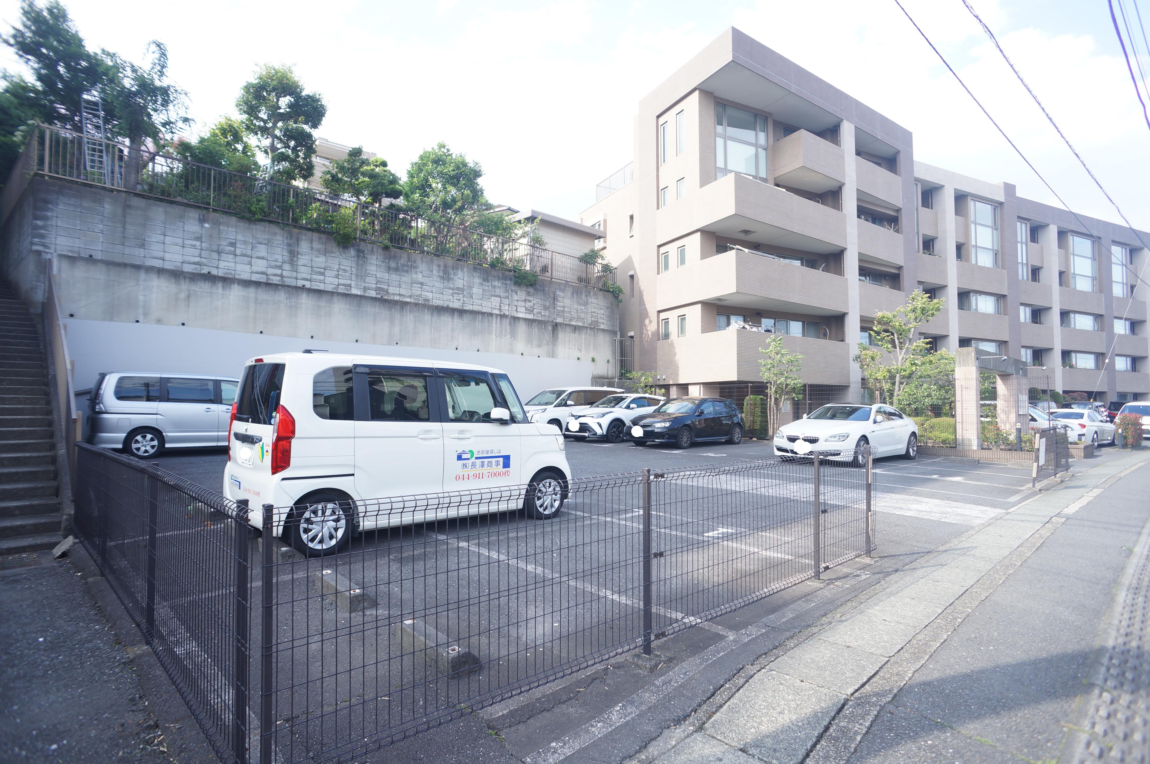 【975】西生田二丁目駐車場の外観・駐車場イメージ1枚目