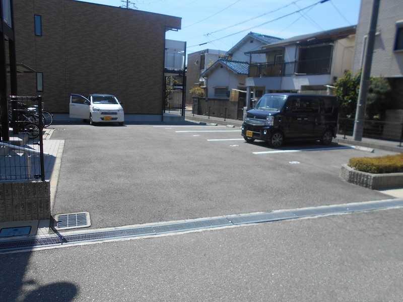 ポアロ(51799)の外観・駐車場イメージ1枚目