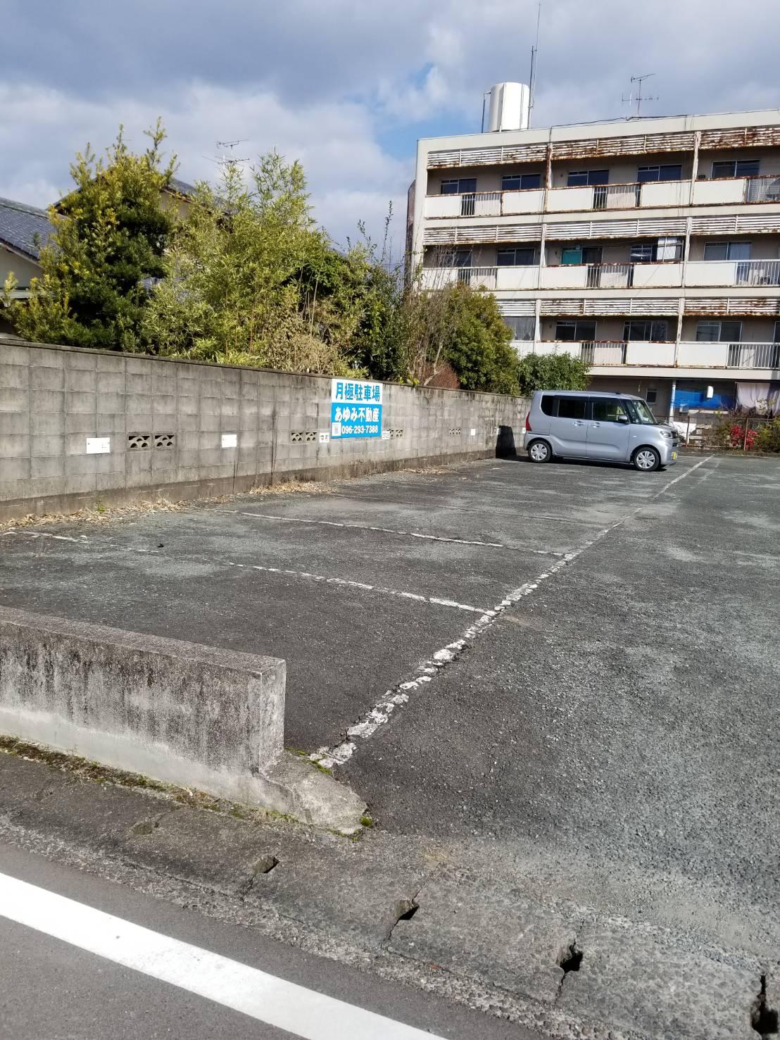 山鹿市中央通月極駐車場の外観・駐車場イメージ1枚目