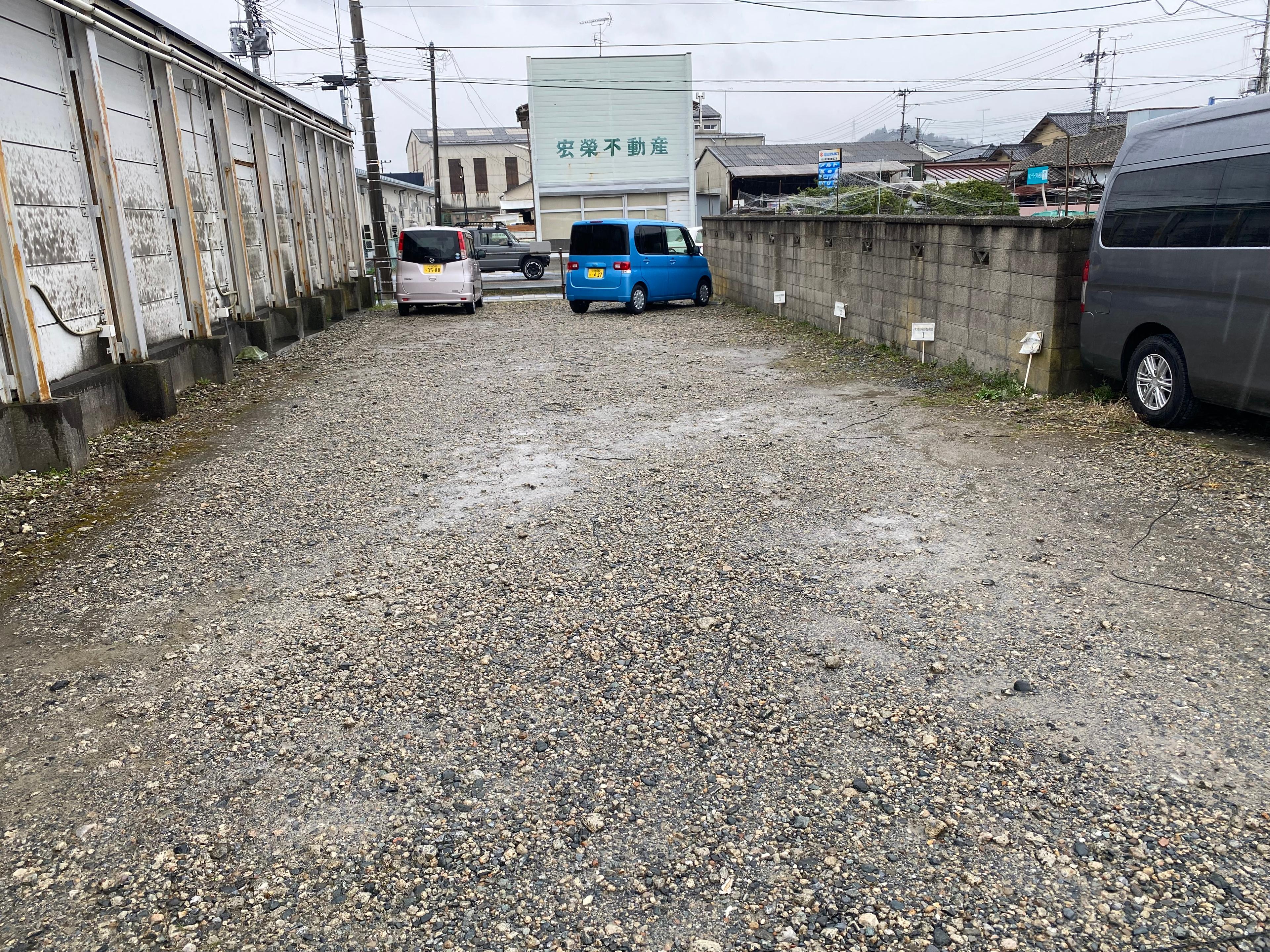 小名浜西君ケ塚町月極駐車場の外観・駐車場イメージ2枚目