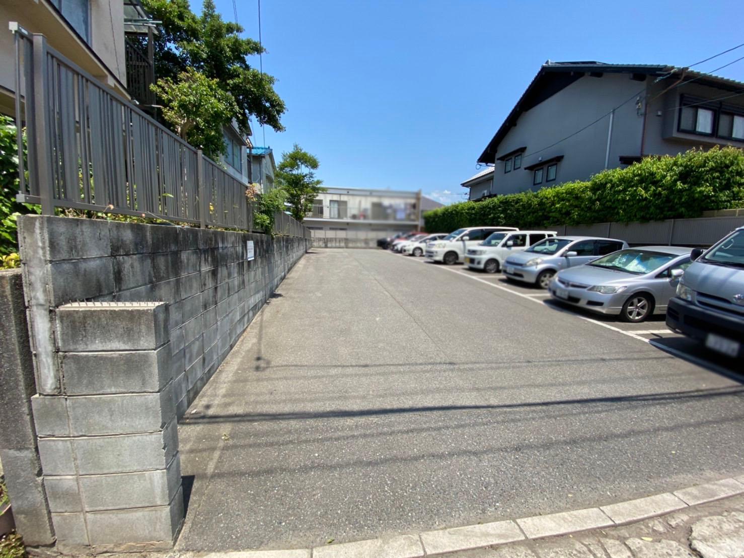 岡村第二駐車場の外観・駐車場イメージ2枚目