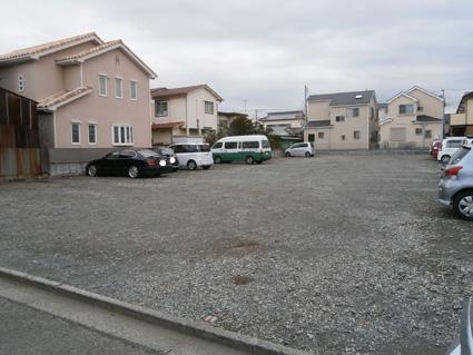 中川月極駐車場の外観・駐車場イメージ2枚目