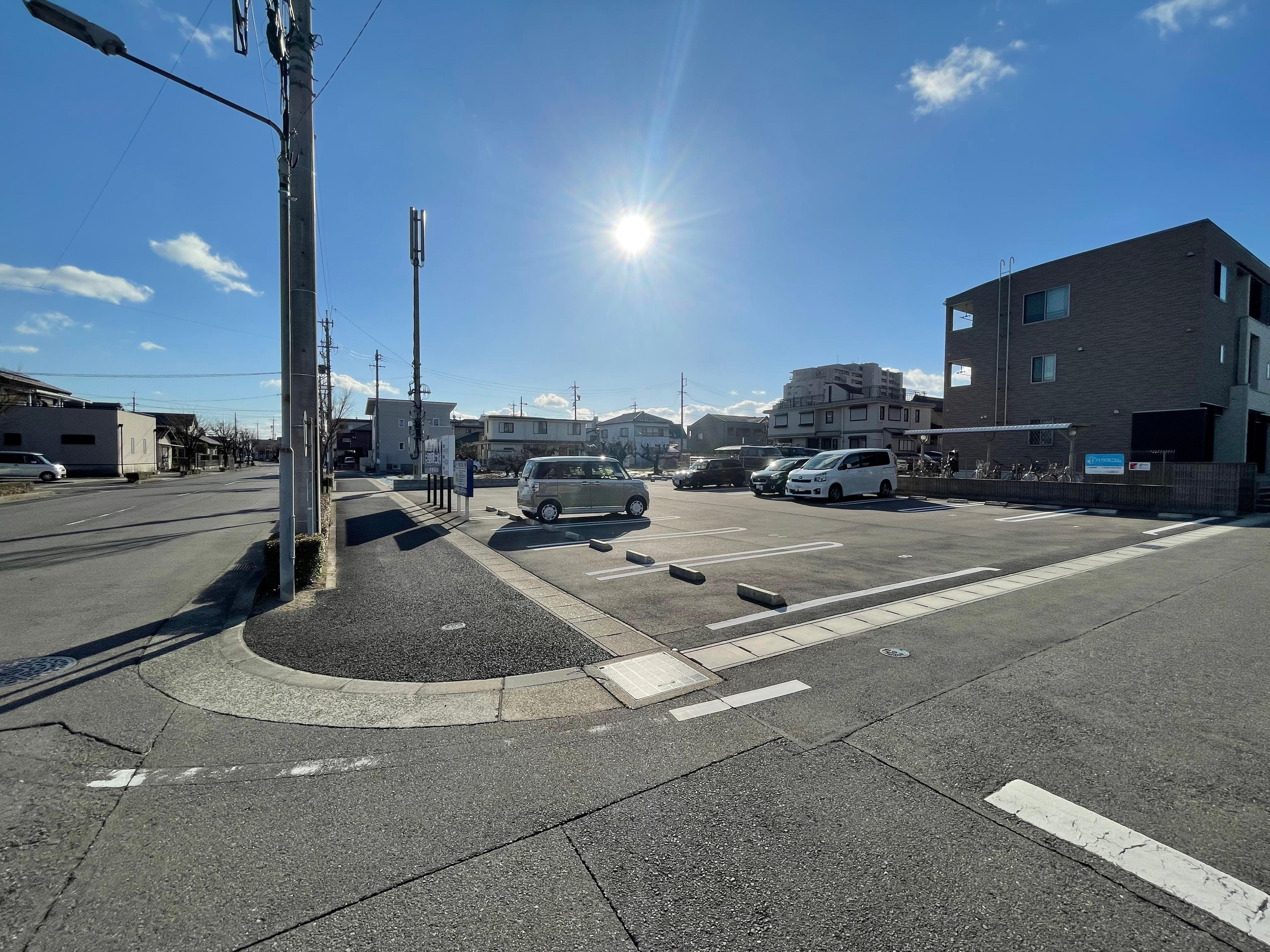パーク柿の木坂の外観・駐車場イメージ1枚目