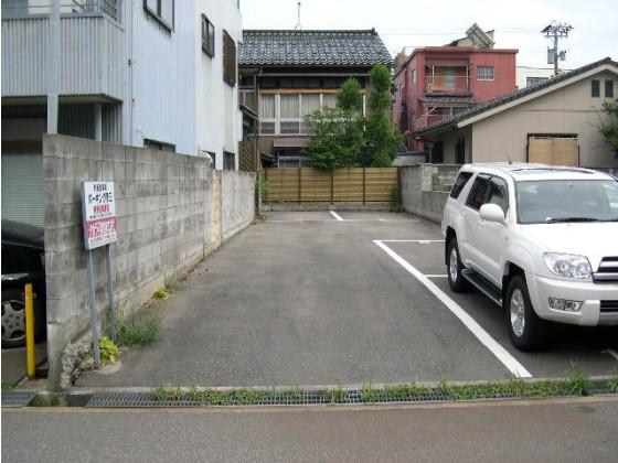 パーキング彦三の外観・駐車場イメージ1枚目