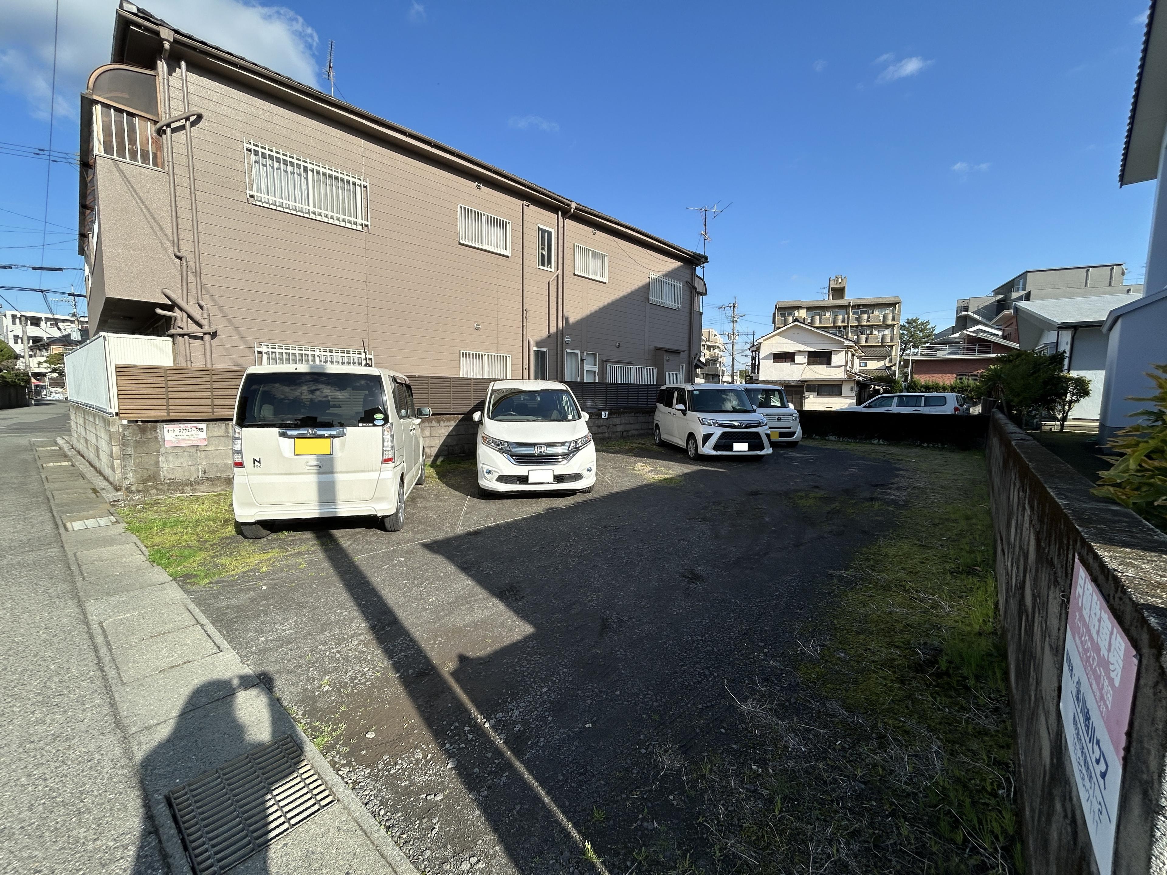 ｵｰﾄ･ｽｸｳｪｱｰ下荒田の外観・駐車場イメージ2枚目