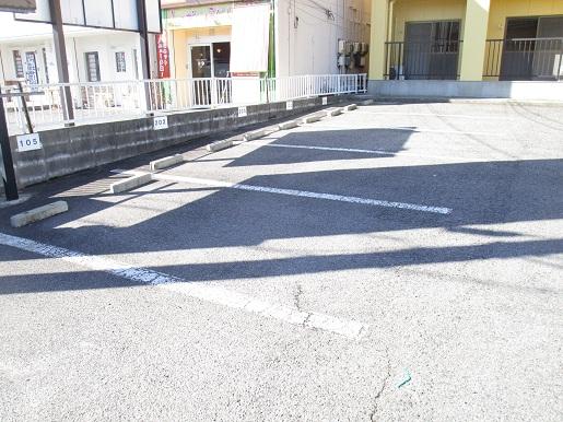 八田ハイツ (S)の外観・駐車場イメージ2枚目