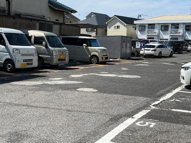 Ｅ－ＧＡＲＡＧＥ伊興４丁目の外観・駐車場イメージ2枚目