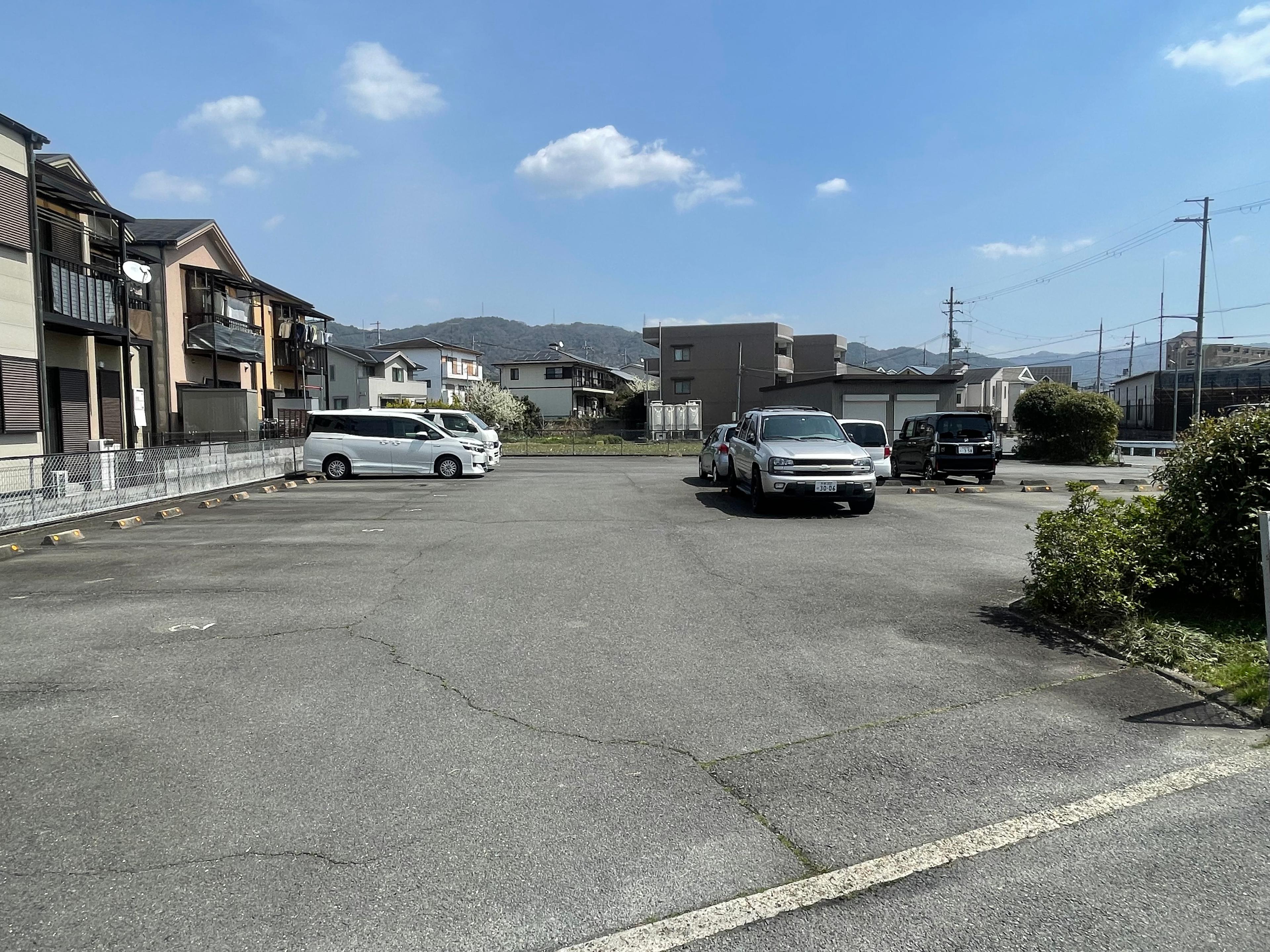 植村ガレージの外観・駐車場イメージ1枚目