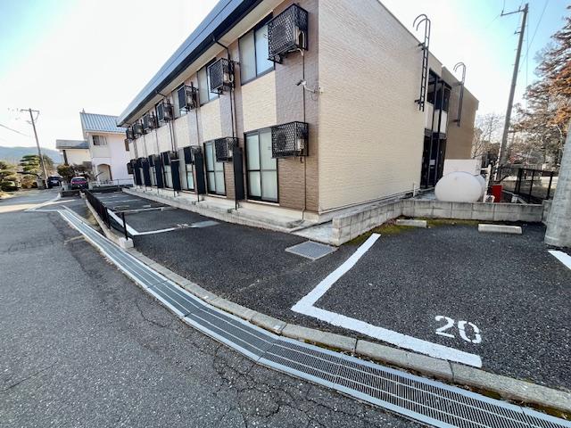 クオレ　ハヤシ(31411)の外観・駐車場イメージ2枚目