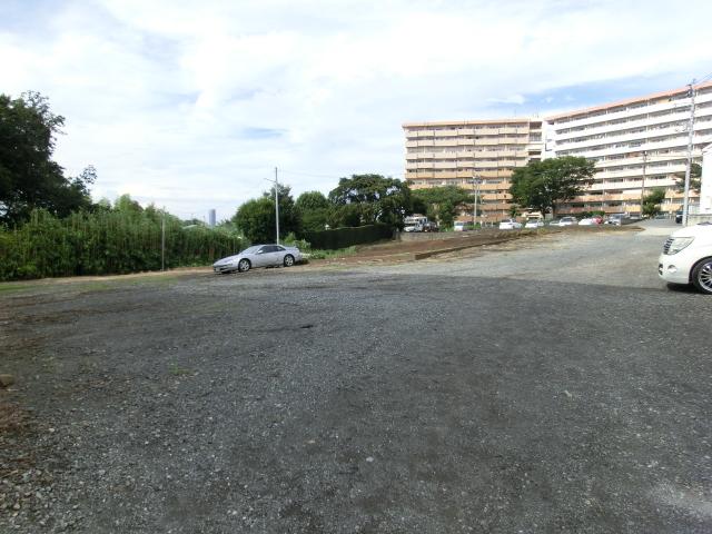 グリーンハイツ神大寺Ⅱ駐車場の外観・駐車場イメージ1枚目