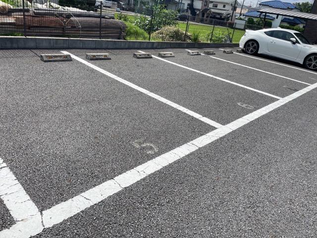 サンフラワーⅢ(53652)の外観・駐車場イメージ1枚目