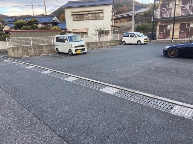 二瀬川(30623)の外観・駐車場イメージ1枚目