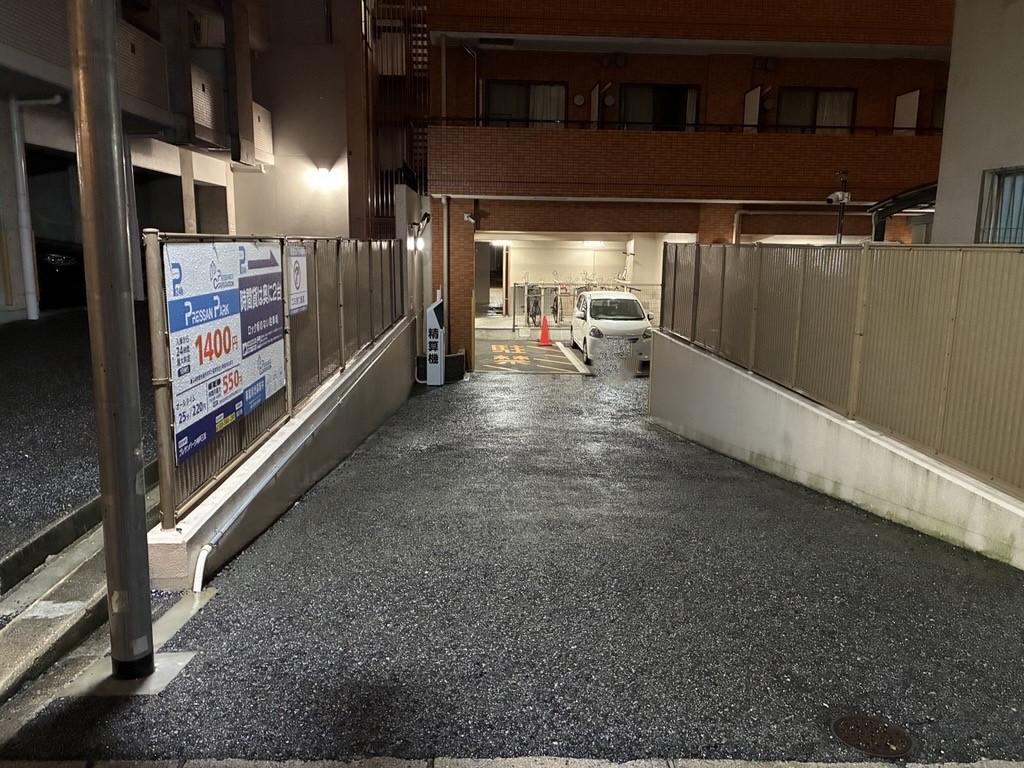 雲井通四丁目駐車場の外観・駐車場イメージ1枚目