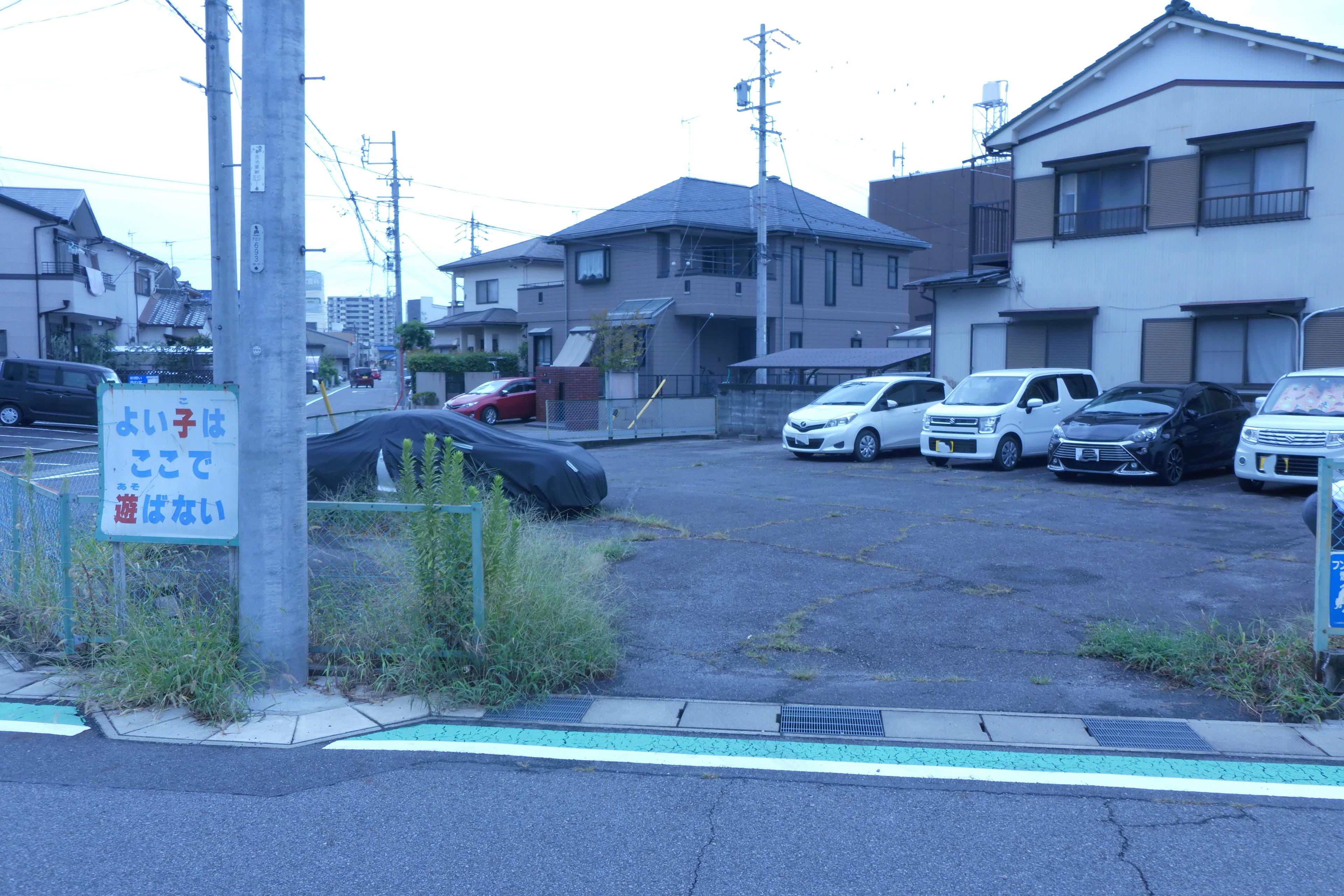 320006の外観・駐車場イメージ2枚目