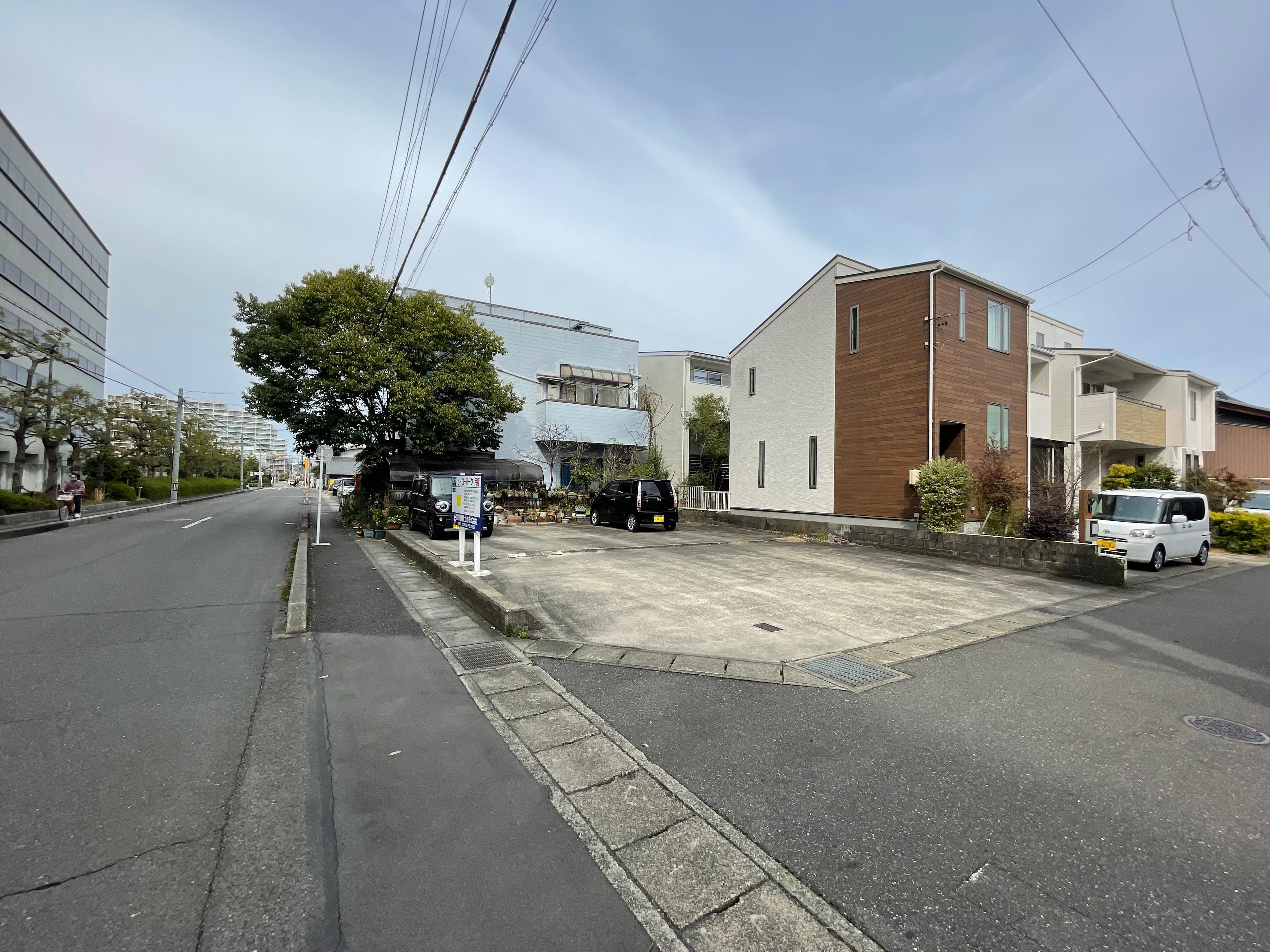 ヒーローパークの外観・駐車場イメージ1枚目