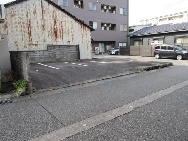 丸の内月極駐車場の外観・駐車場イメージ3枚目