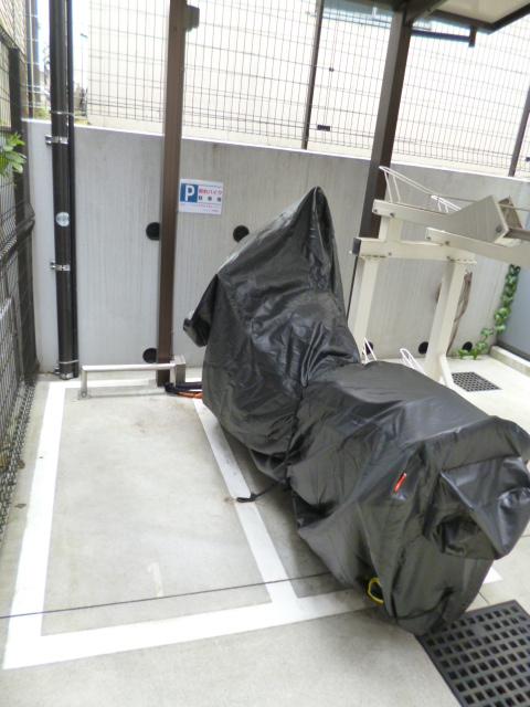 スカイコート新宿落合壱番館の外観・駐車場イメージ1枚目