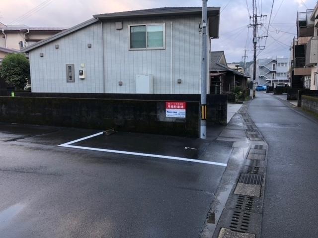 Ｍパーク草牟田２の外観・駐車場イメージ1枚目