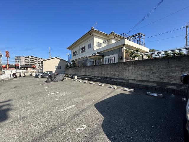 エクセレント３号館(17641)の外観・駐車場イメージ1枚目