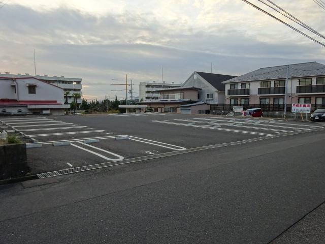 瀬戸見町駐車場の外観・駐車場イメージ2枚目